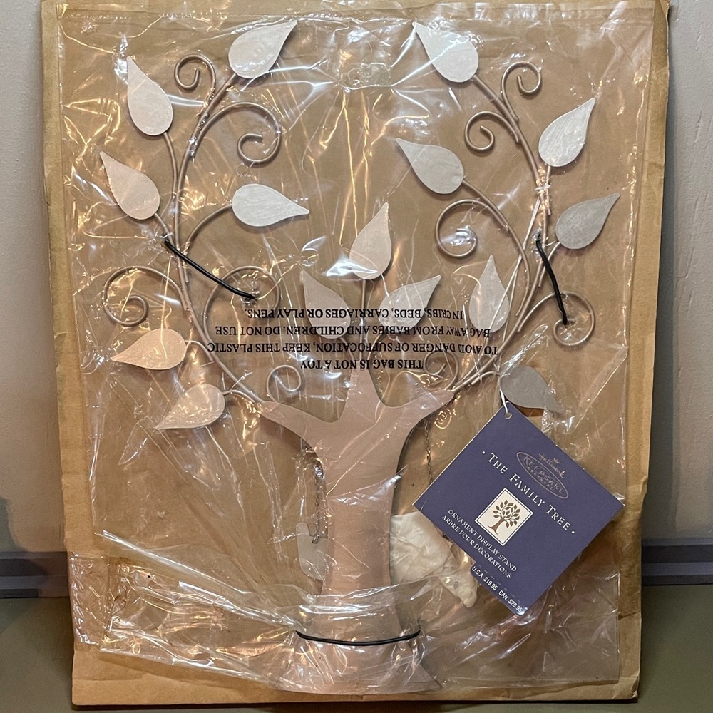 Hallmark’s The Family Tree Ornament Display Stand